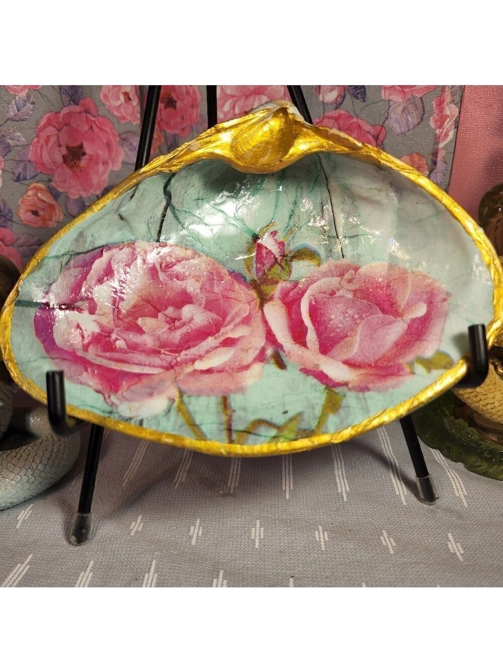 DECOUPAGE CLAM SHELL  